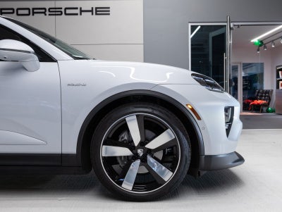 2025 Porsche Macan Macan Electric