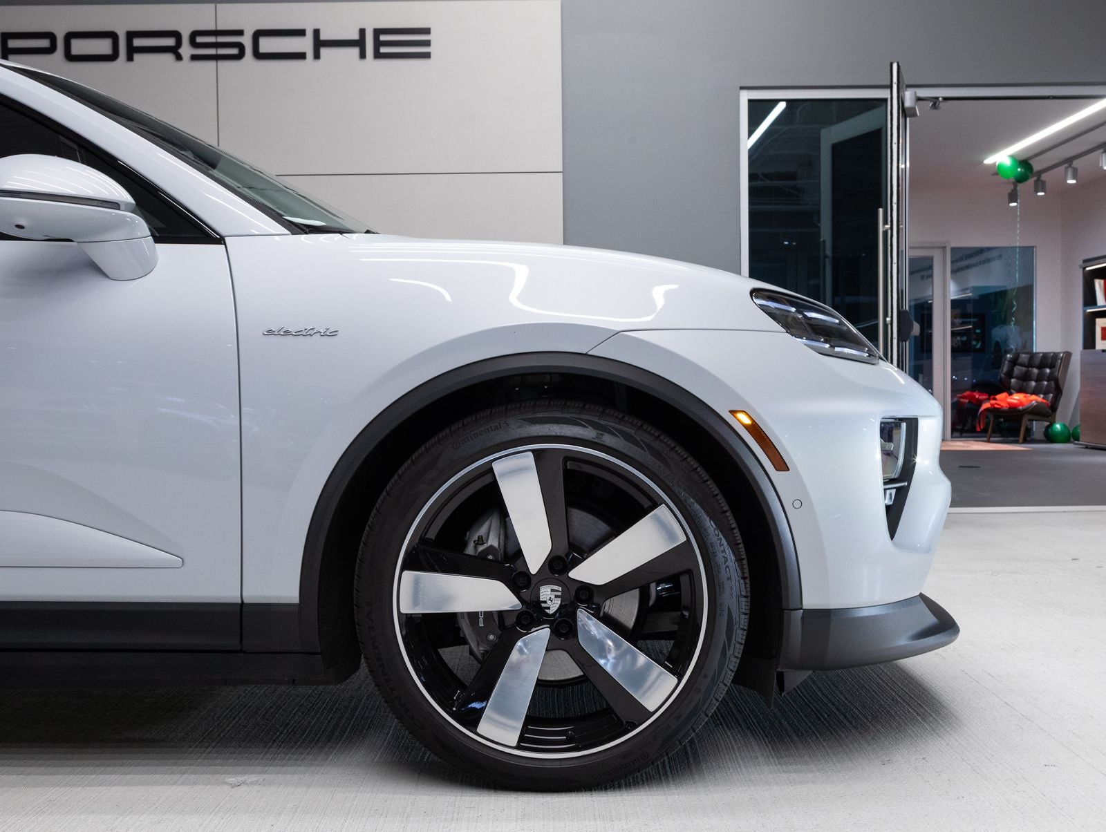 2025 Porsche Macan Macan Electric