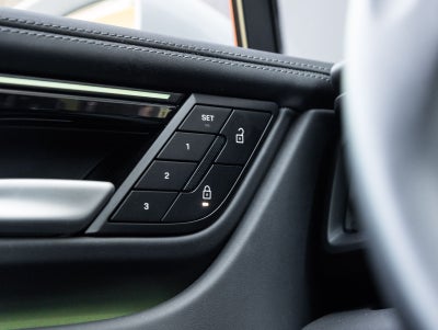 2025 Porsche Macan Macan Electric