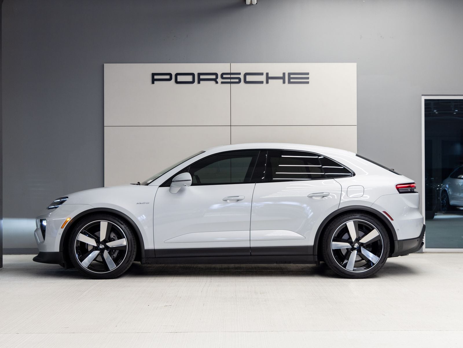 2025 Porsche Macan Macan Electric