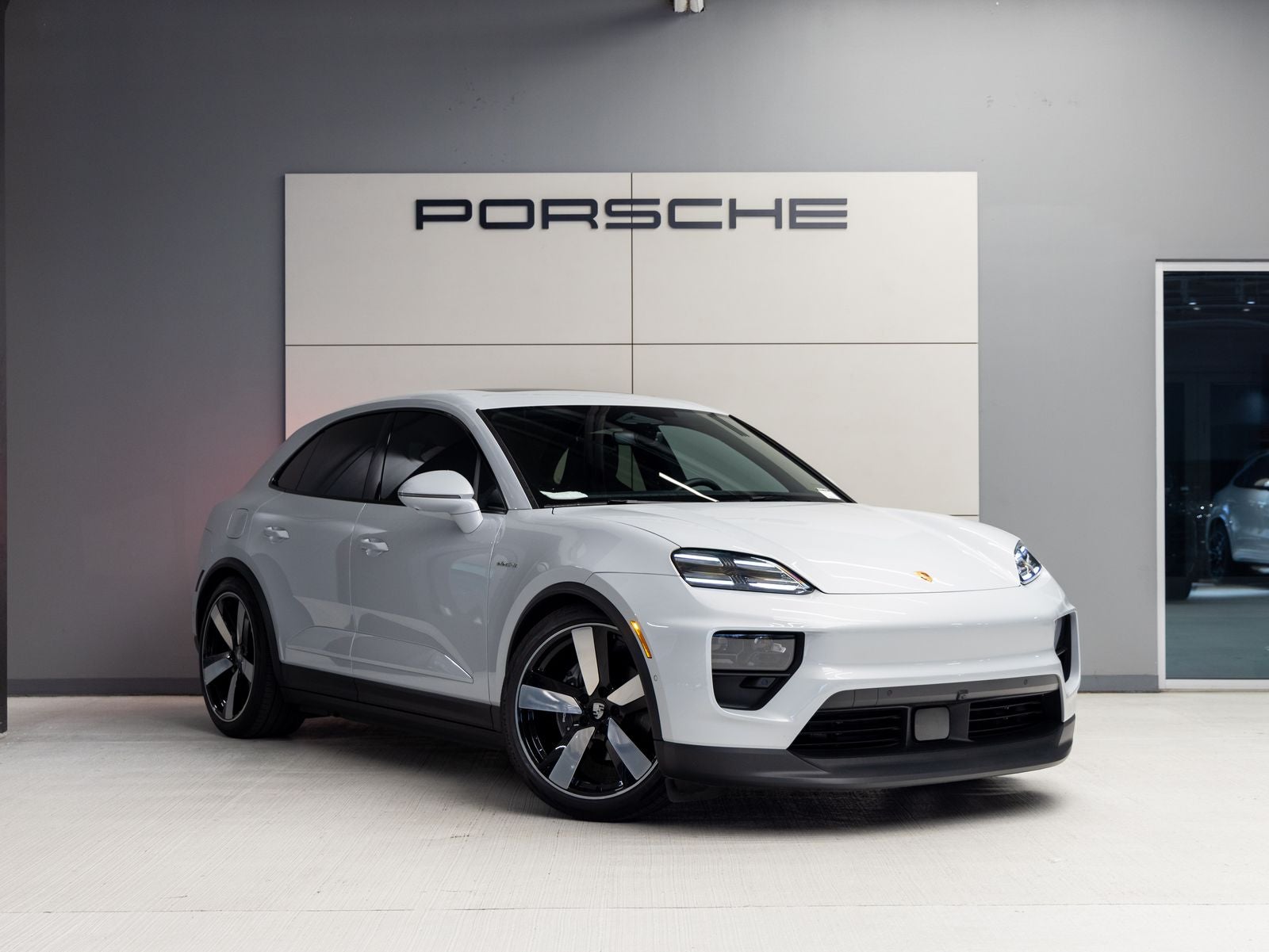 2025 Porsche Macan Macan Electric