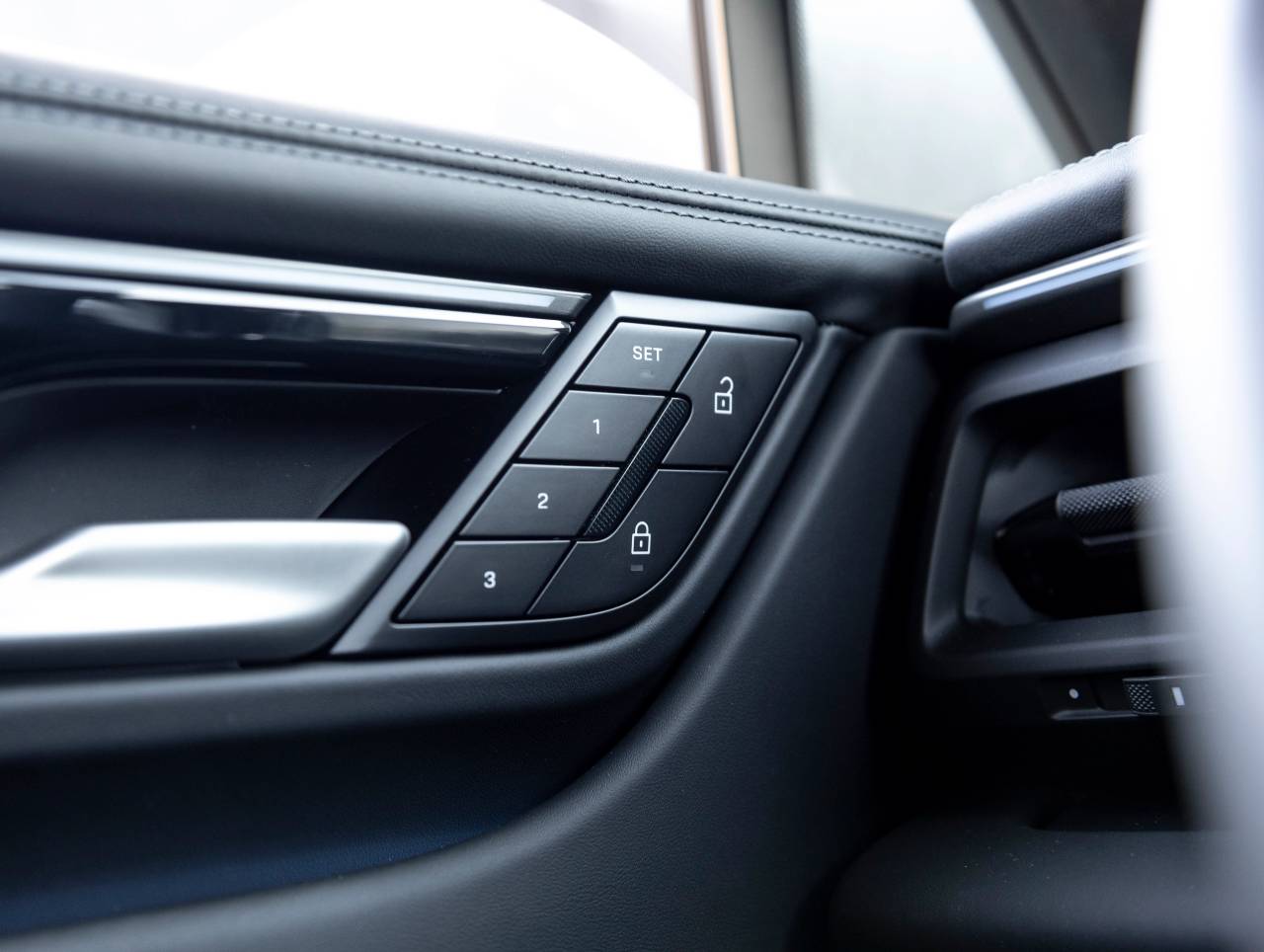 2025 Porsche Macan Macan Electric