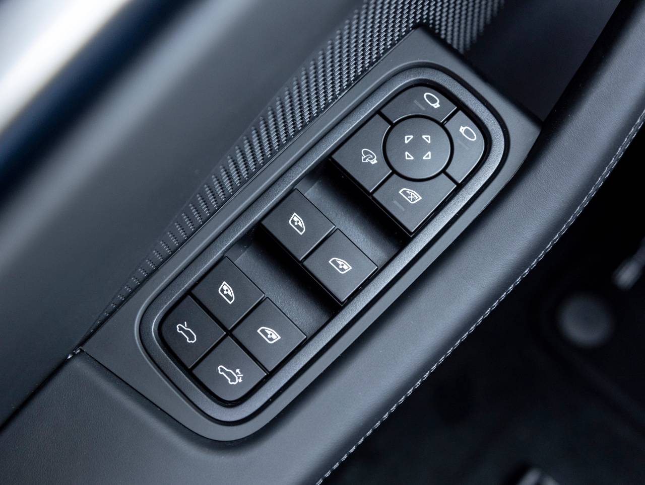 2025 Porsche Macan Macan Electric