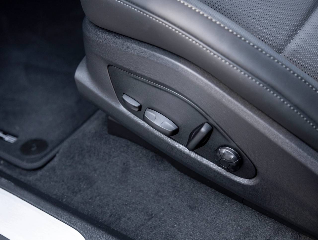 2025 Porsche Macan Macan Electric