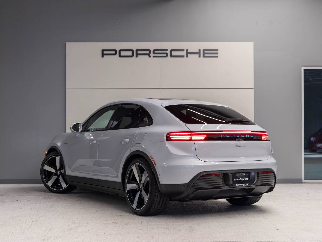 2025 Porsche Macan Macan Electric