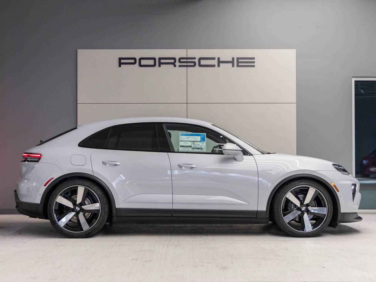 2025 Porsche Macan Macan Electric
