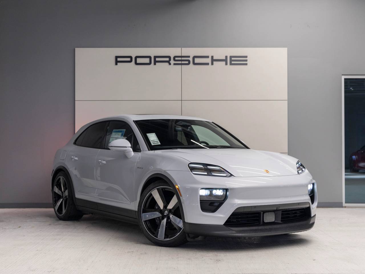 2025 Porsche Macan Macan Electric