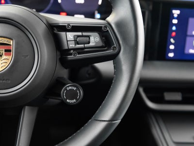 2025 Porsche Macan Electric