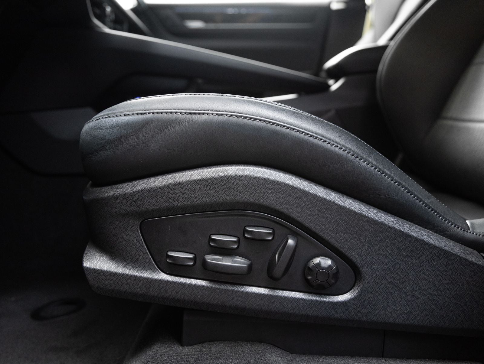2025 Porsche Macan Electric