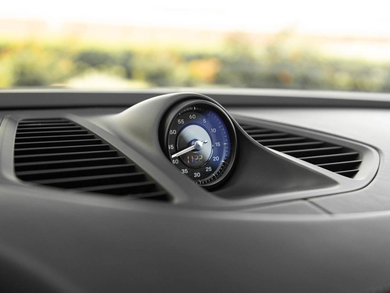 2025 Porsche Macan Electric