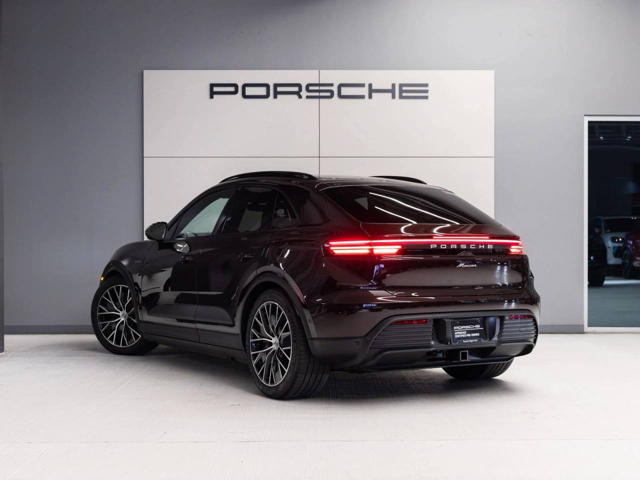 2025 Porsche Macan Electric