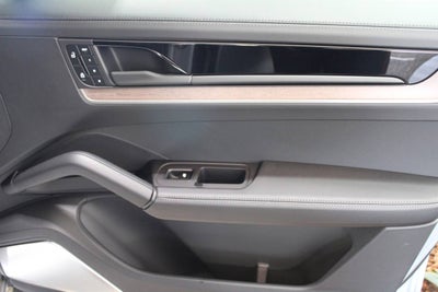 2025 Porsche Cayenne E-Hybrid