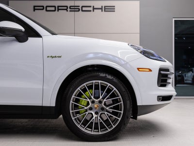 2023 Porsche Cayenne Cayenne E-Hybrid Platinum Edition (MY23)