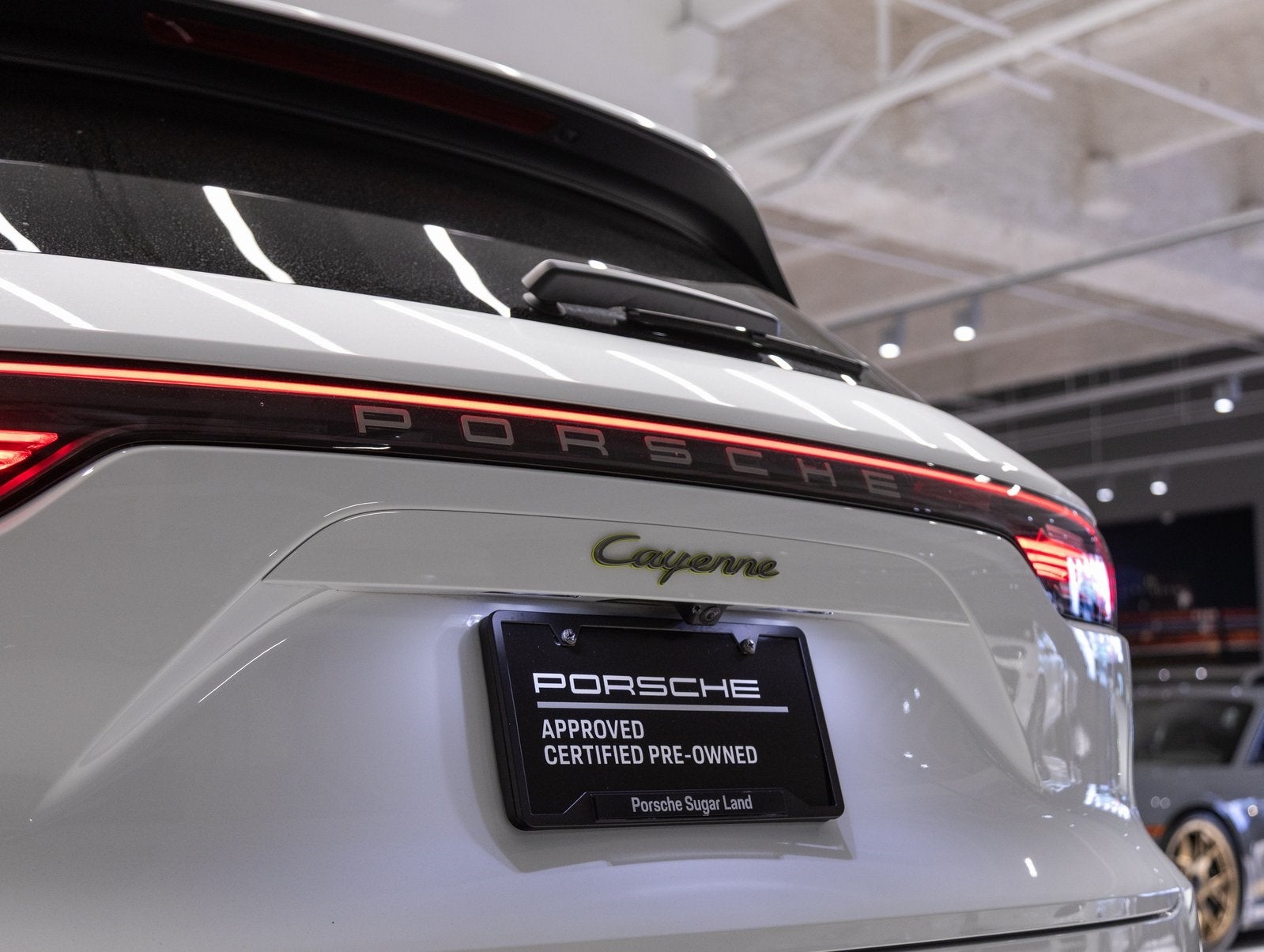 2023 Porsche Cayenne Cayenne E-Hybrid Platinum Edition (MY23)