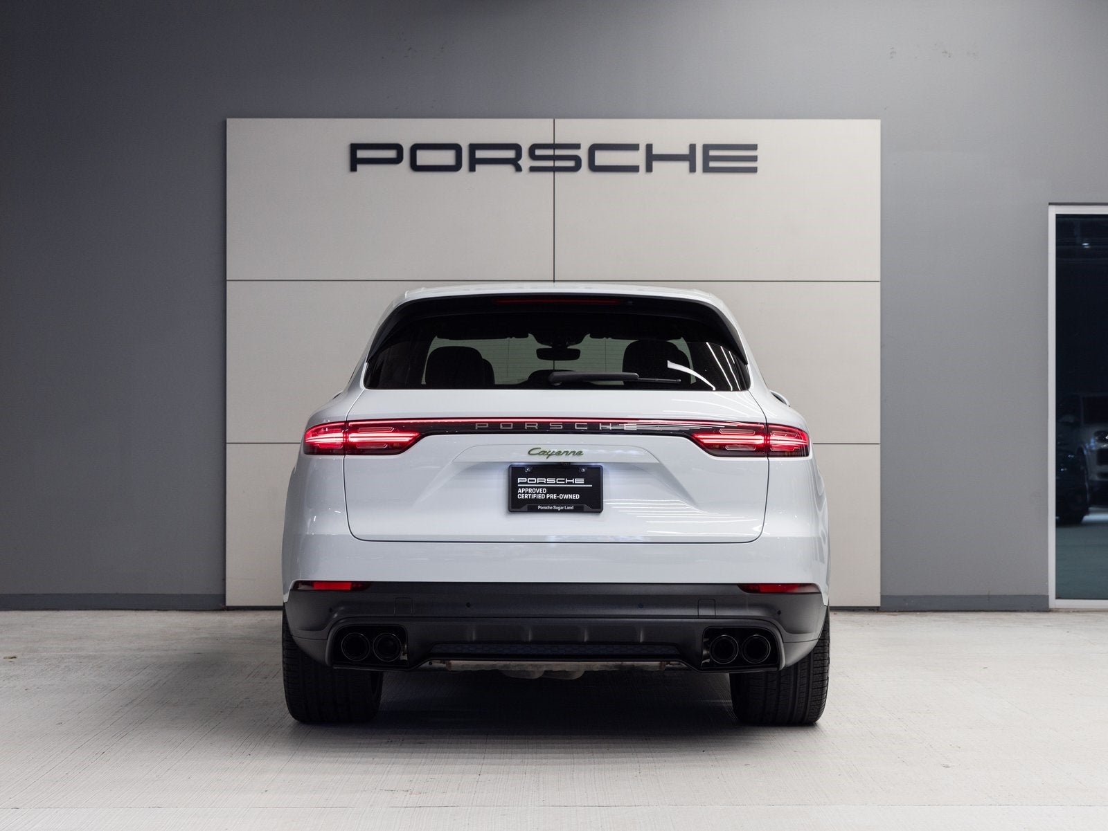 2023 Porsche Cayenne Cayenne E-Hybrid Platinum Edition (MY23)