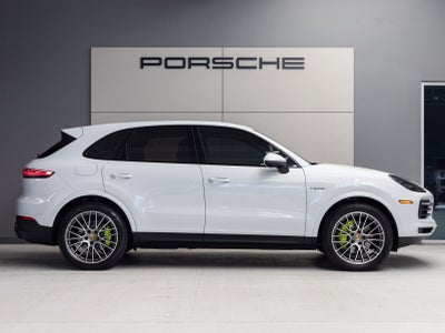 2023 Porsche Cayenne Cayenne E-Hybrid Platinum Edition (MY23)