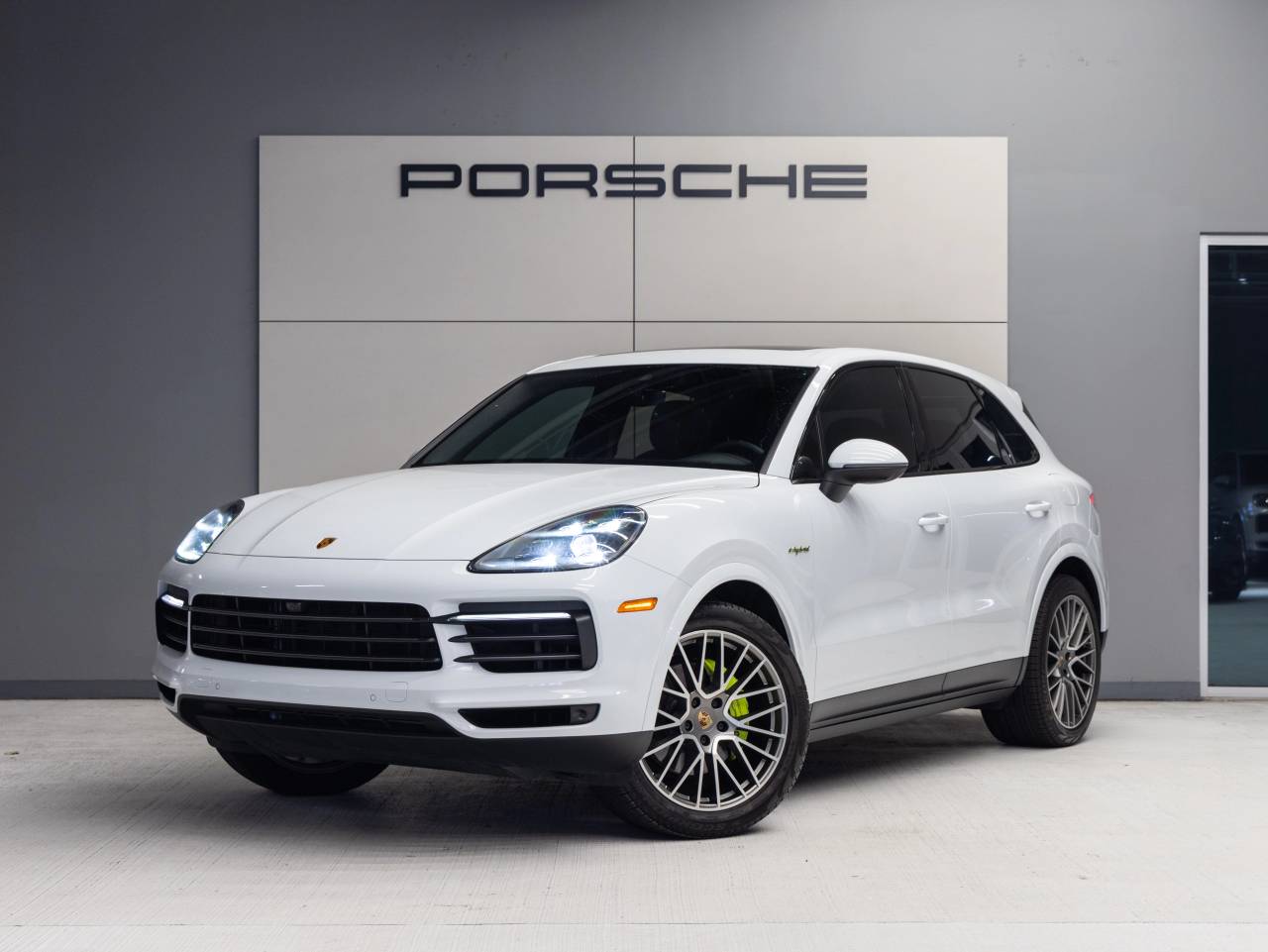 2023 Porsche Cayenne Cayenne E-Hybrid Platinum Edition (MY23)