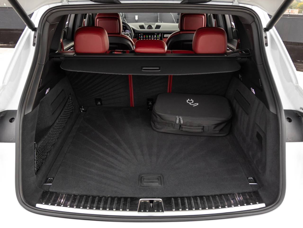 2023 Porsche Cayenne Cayenne E-Hybrid Platinum Edition (MY23)