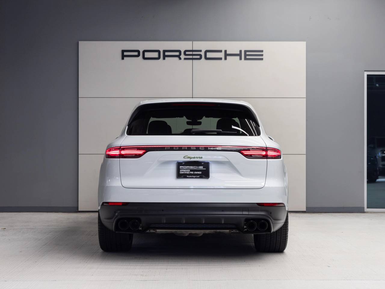 2023 Porsche Cayenne Cayenne E-Hybrid Platinum Edition (MY23)