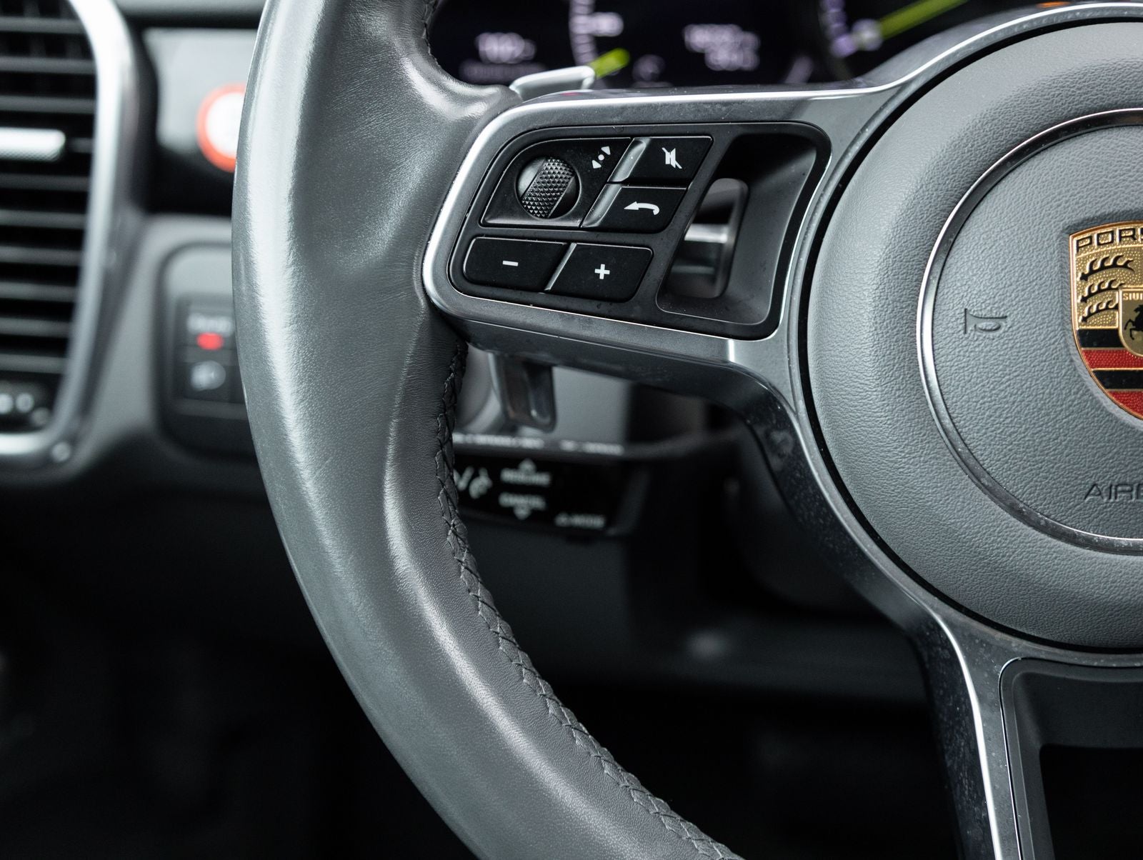 2023 Porsche Cayenne E-Hybrid
