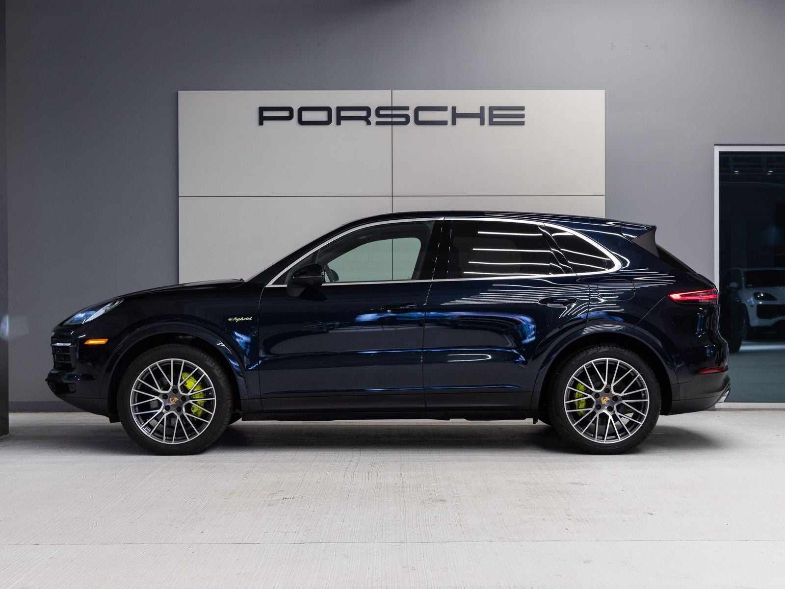2023 Porsche Cayenne E-Hybrid
