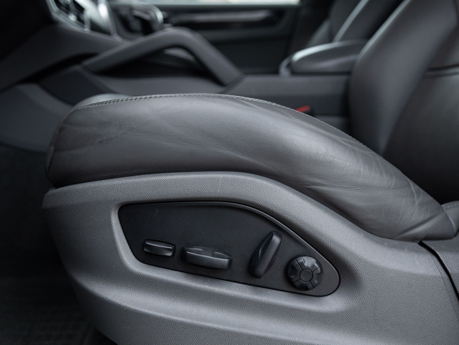2023 Porsche Cayenne E-Hybrid