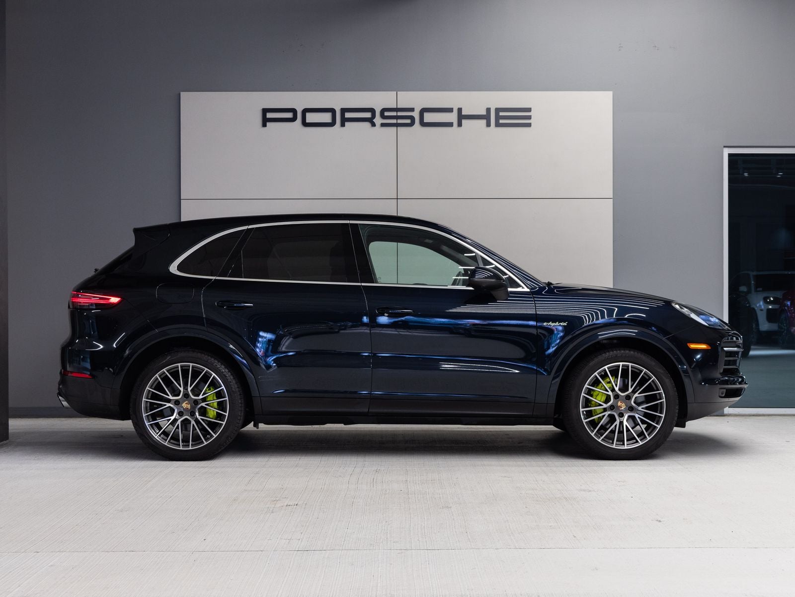 2023 Porsche Cayenne E-Hybrid