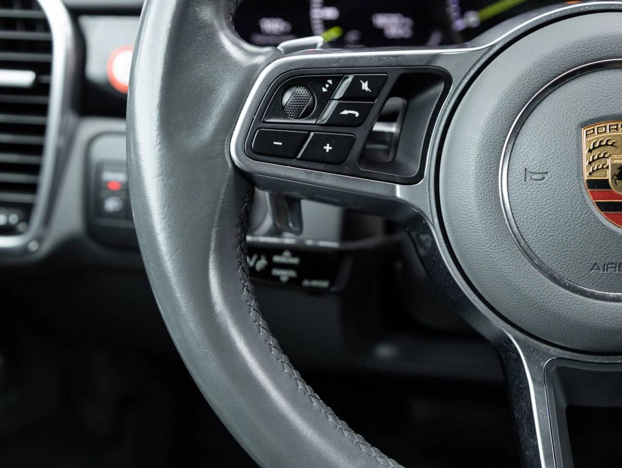 2023 Porsche Cayenne E-Hybrid