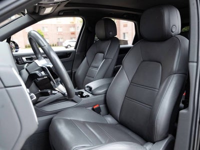 2023 Porsche Cayenne E-Hybrid