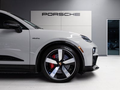 2026 Porsche Macan Macan GTS Electric
