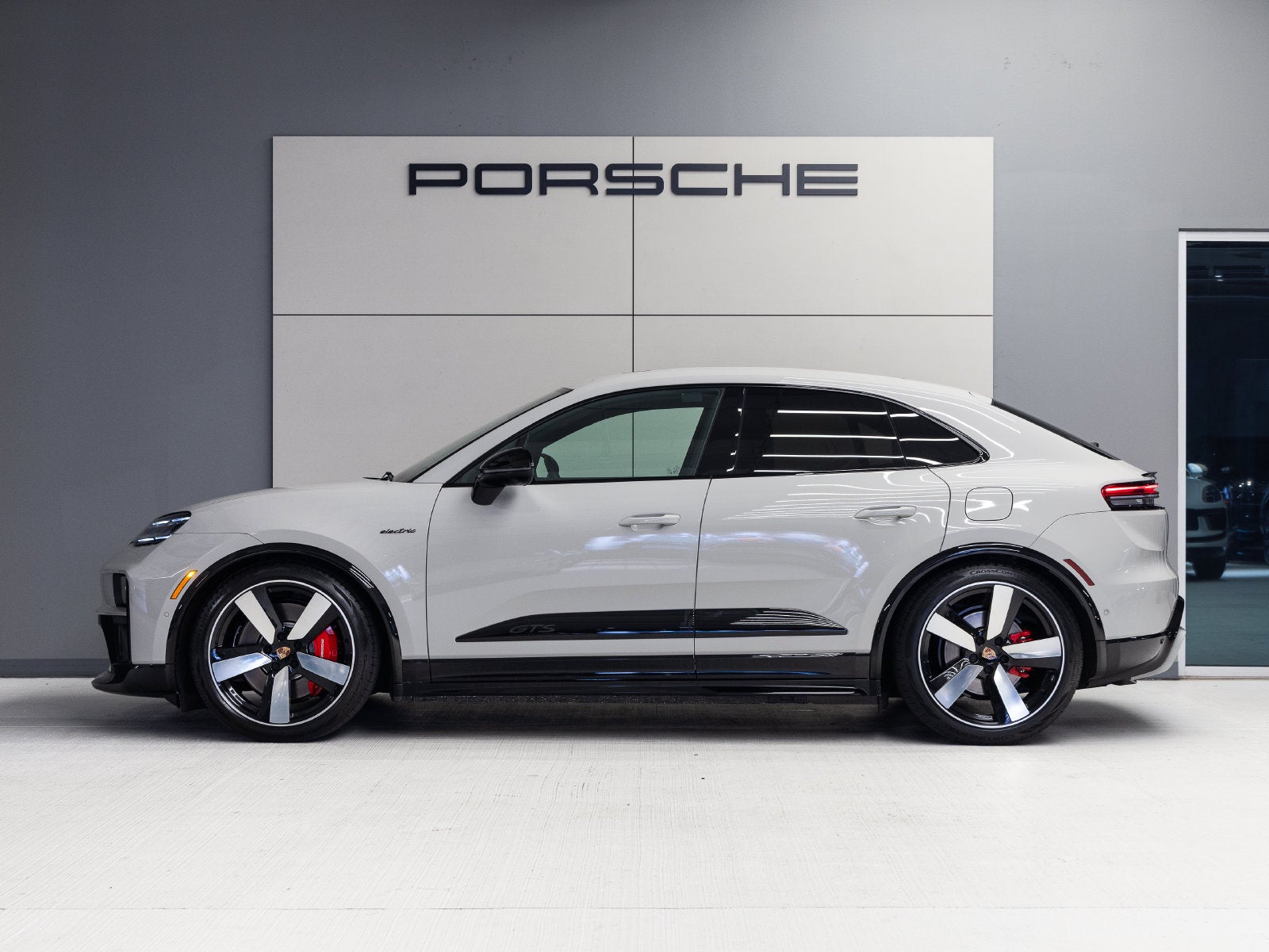 2026 Porsche Macan Macan GTS Electric