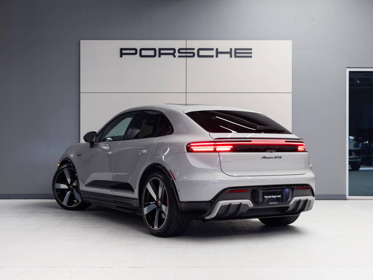 2026 Porsche Macan Macan GTS Electric
