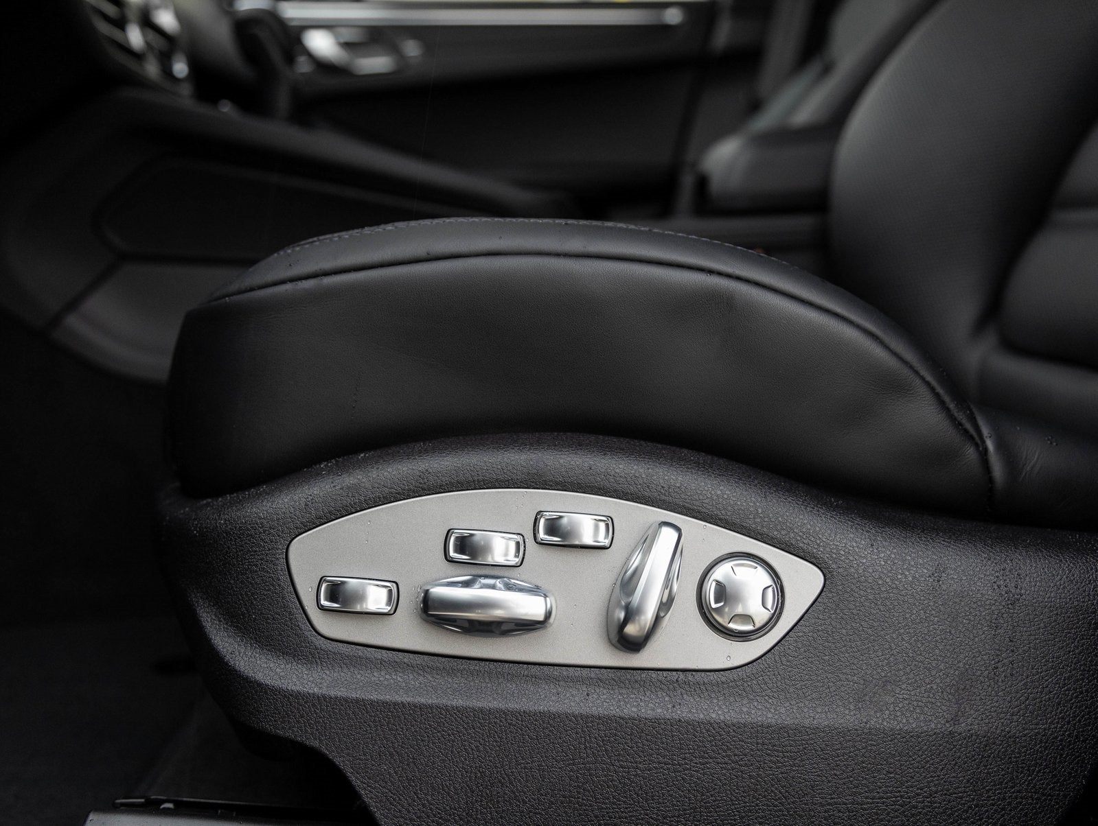 2026 Porsche Macan Macan GTS