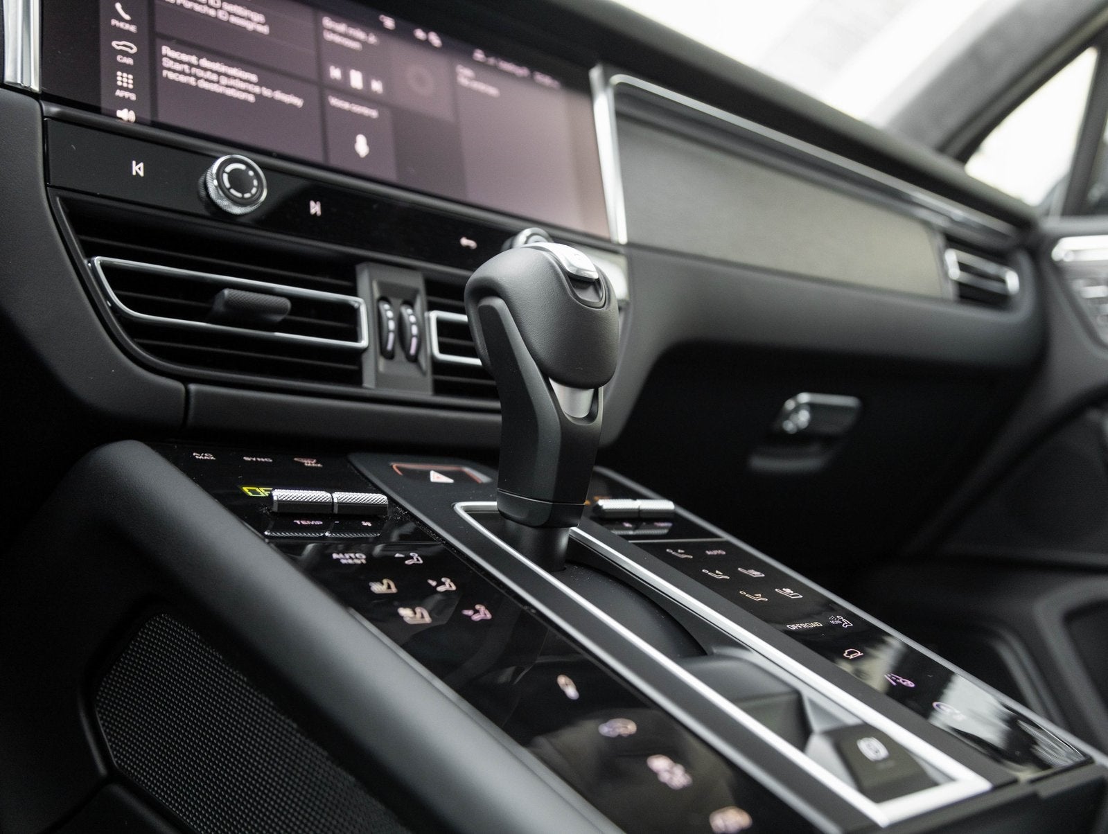 2026 Porsche Macan Macan GTS