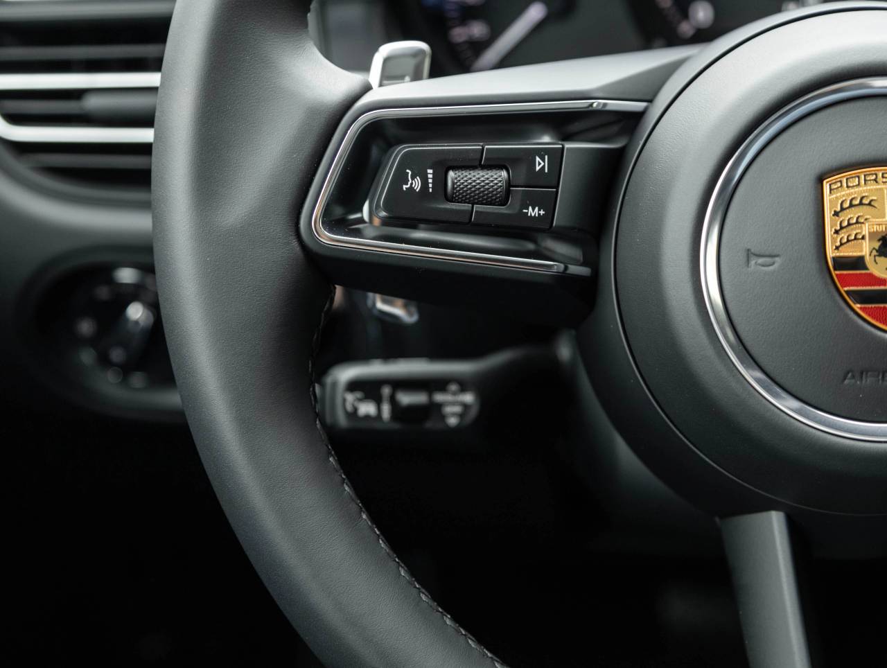 2026 Porsche Macan Macan GTS