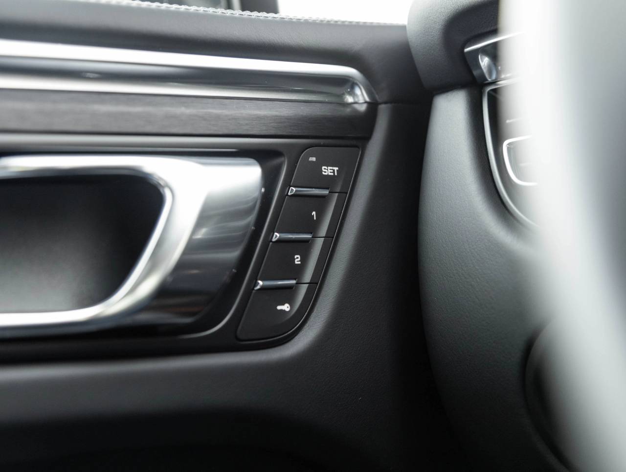 2026 Porsche Macan Macan GTS