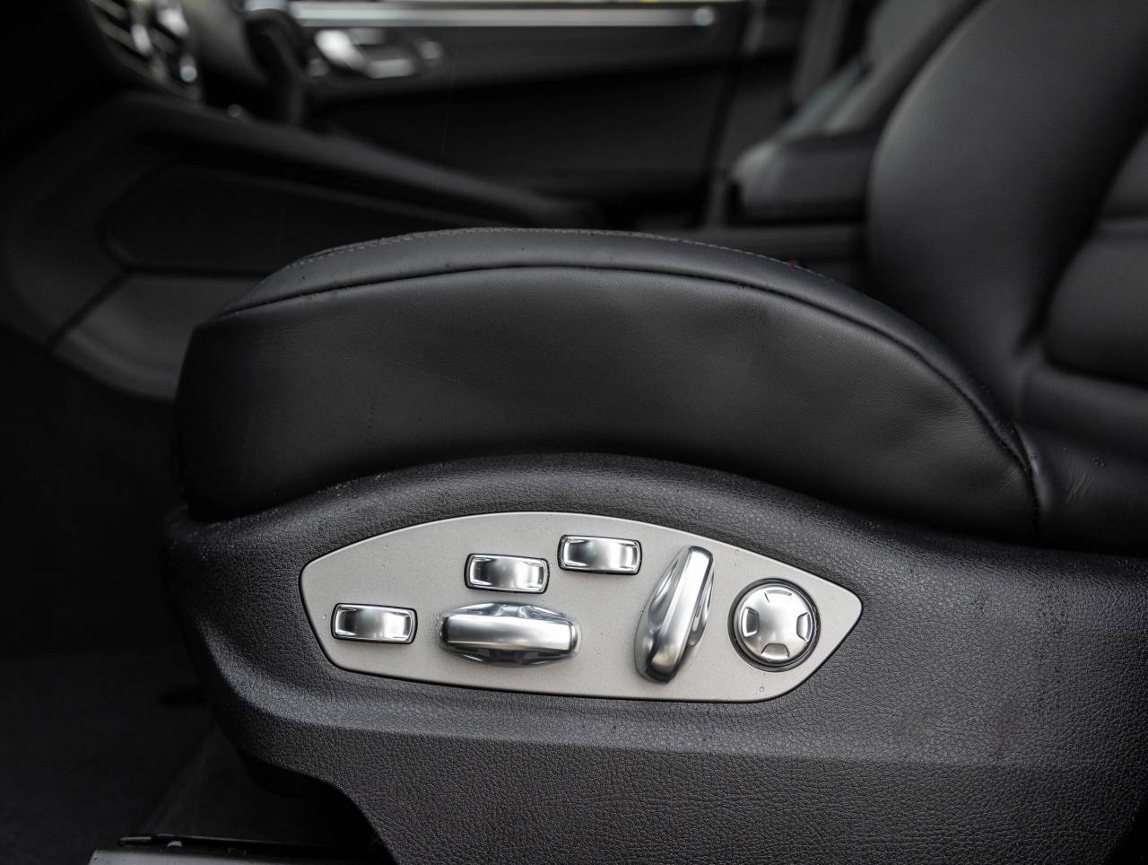 2026 Porsche Macan Macan GTS