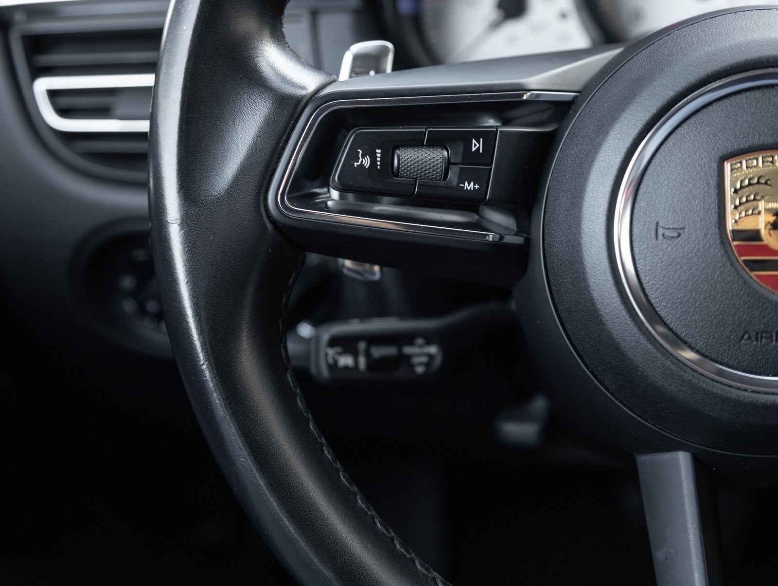 2022 Porsche Macan Macan GTS