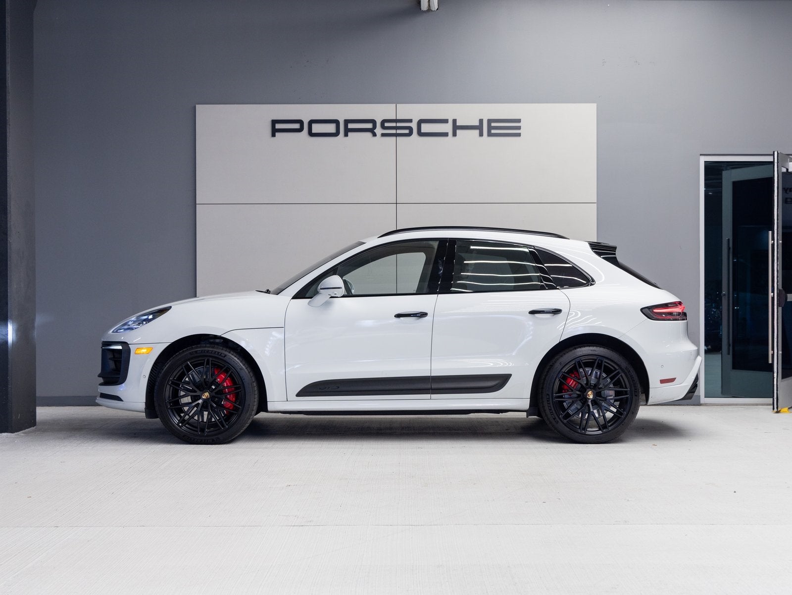 2022 Porsche Macan Macan GTS
