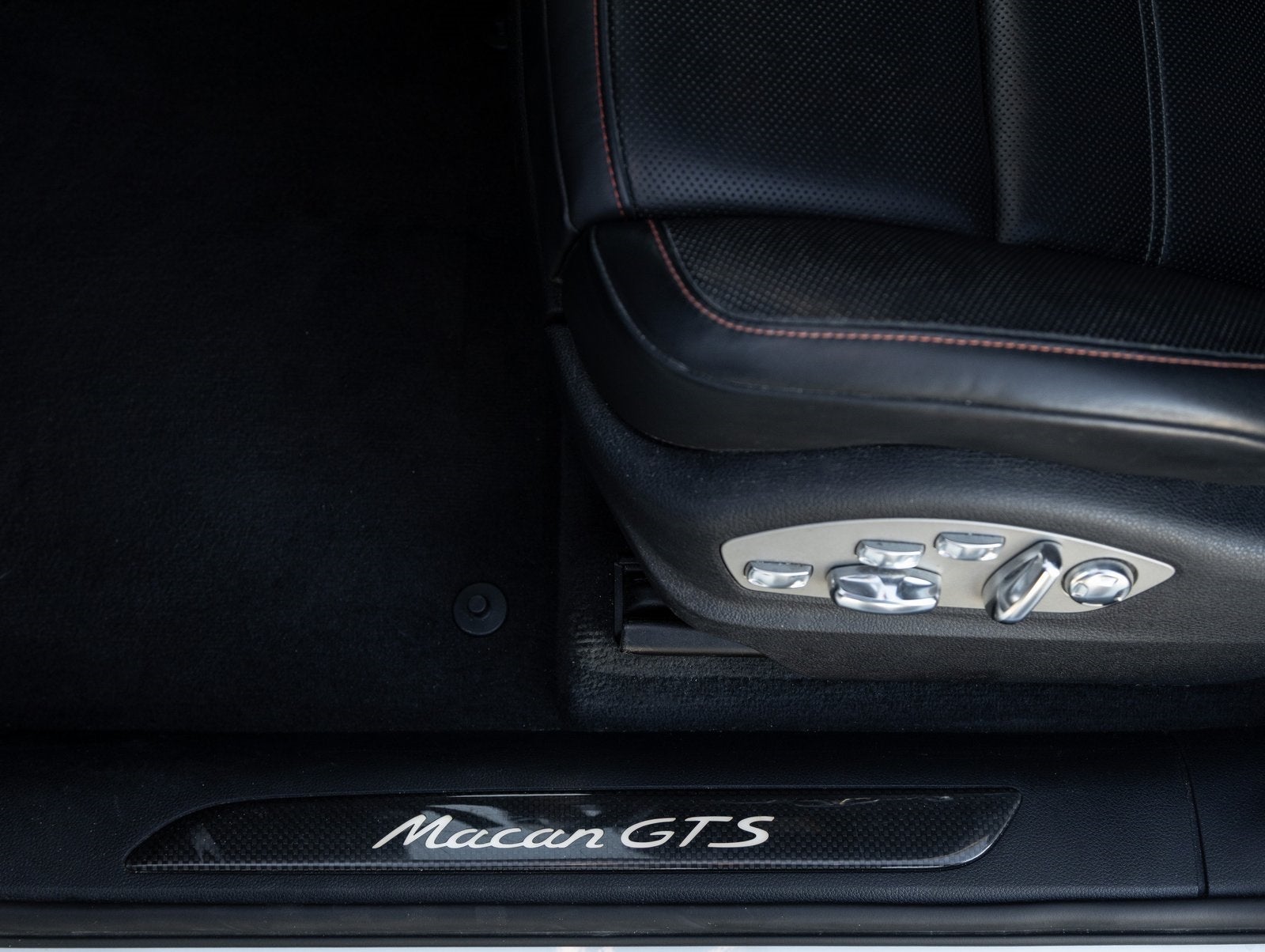 2022 Porsche Macan Macan GTS