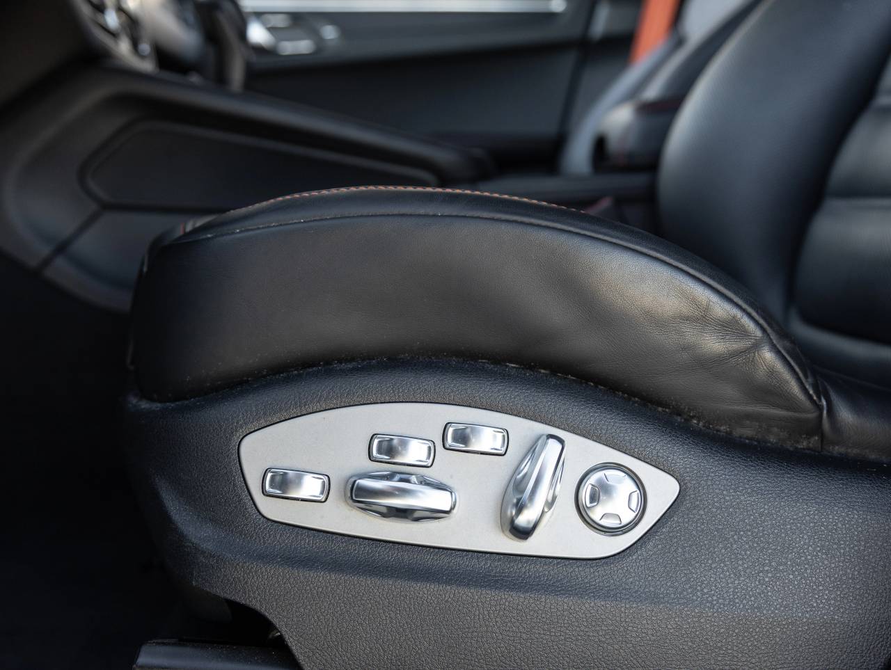 2022 Porsche Macan Macan GTS