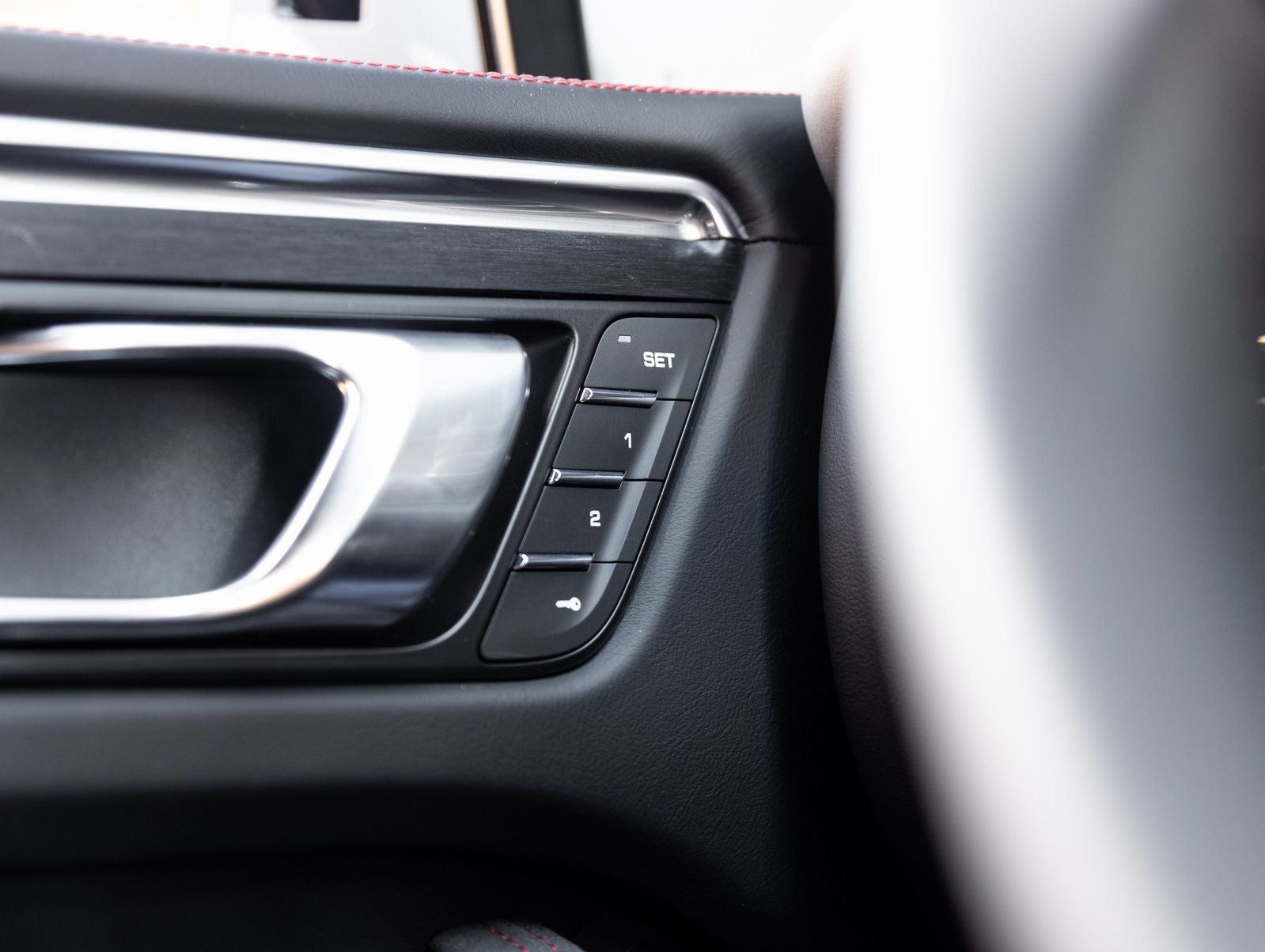 2026 Porsche Macan Macan GTS