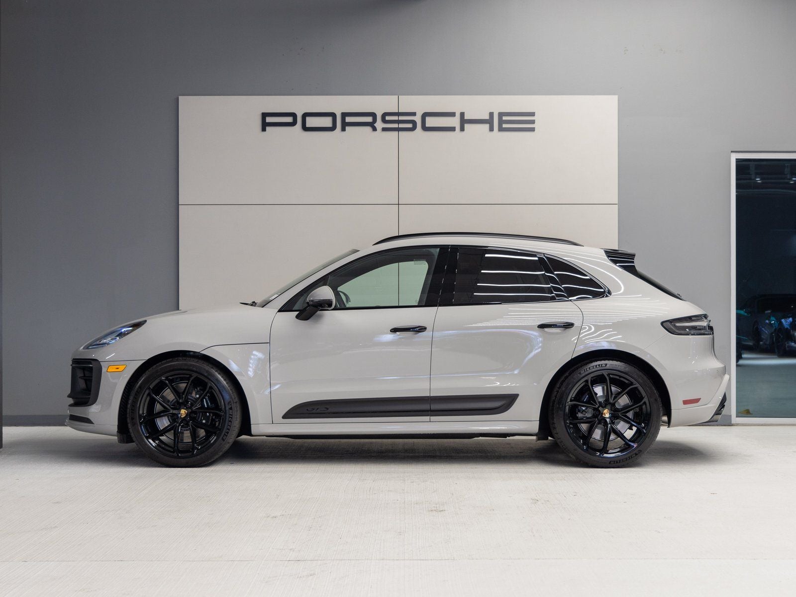2026 Porsche Macan Macan GTS