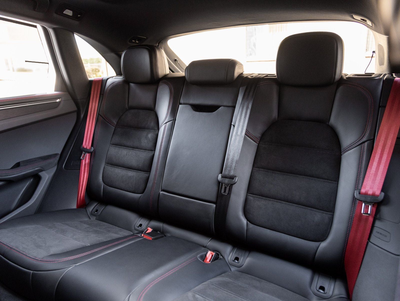 2026 Porsche Macan Macan GTS