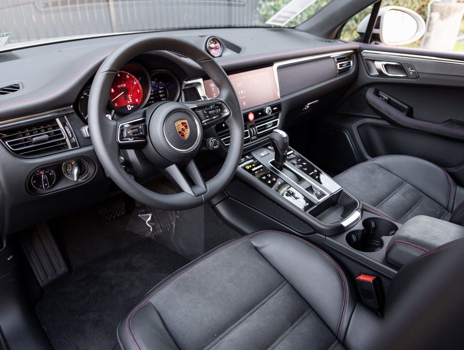 2026 Porsche Macan Macan GTS
