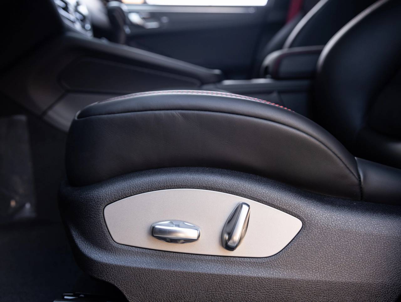 2026 Porsche Macan Macan GTS