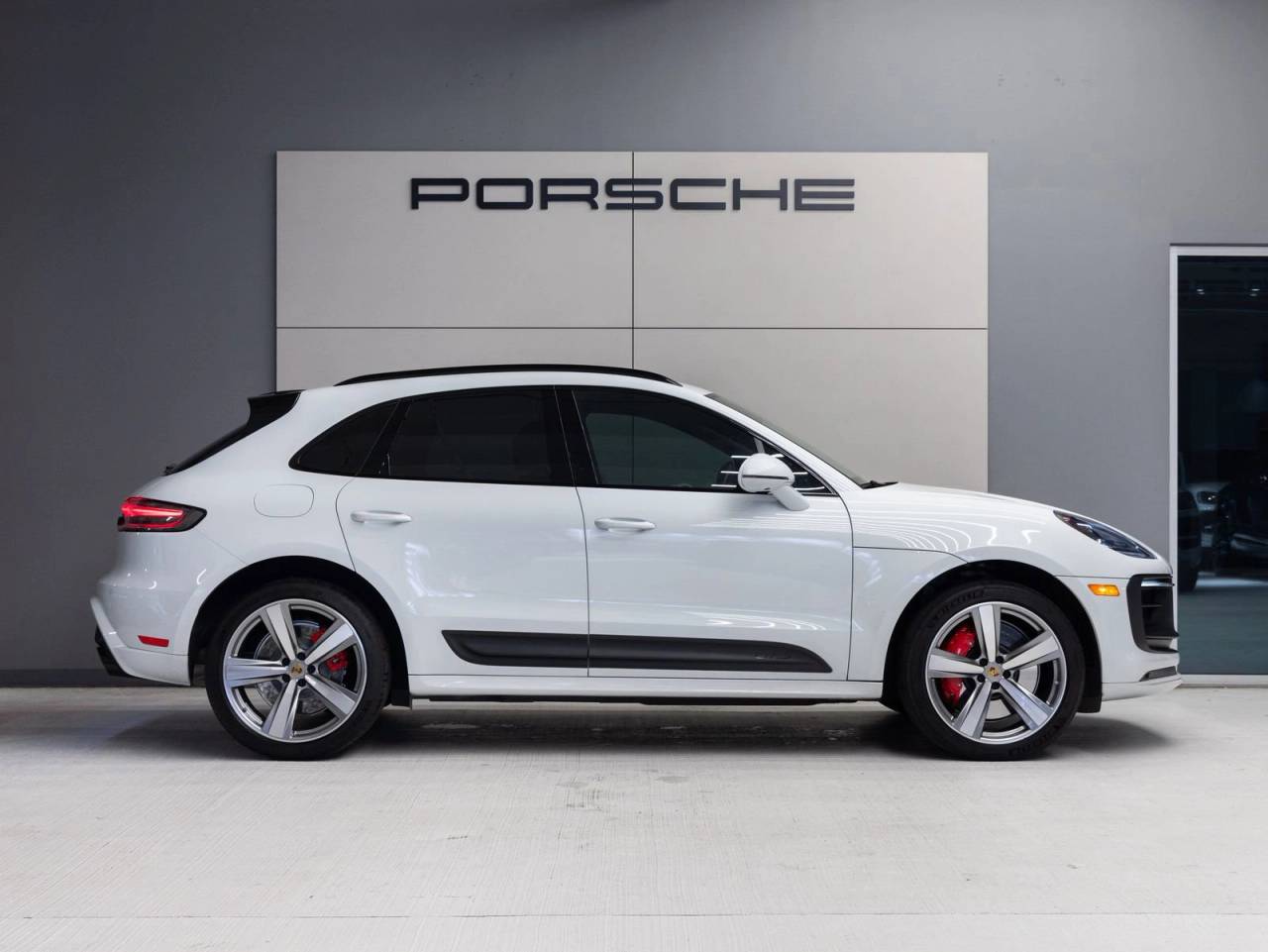 2024 Porsche Macan GTS