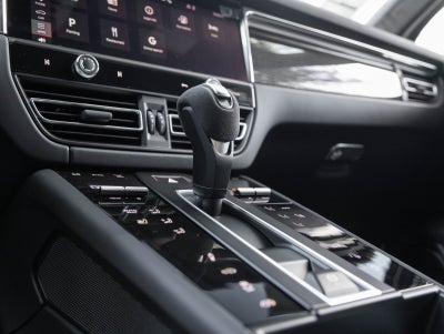 2026 Porsche Macan Macan GTS