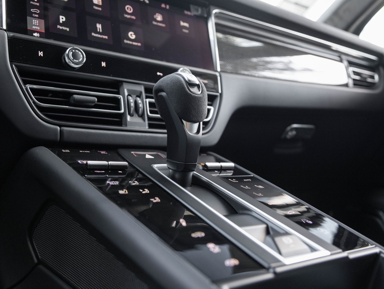 2026 Porsche Macan Macan GTS