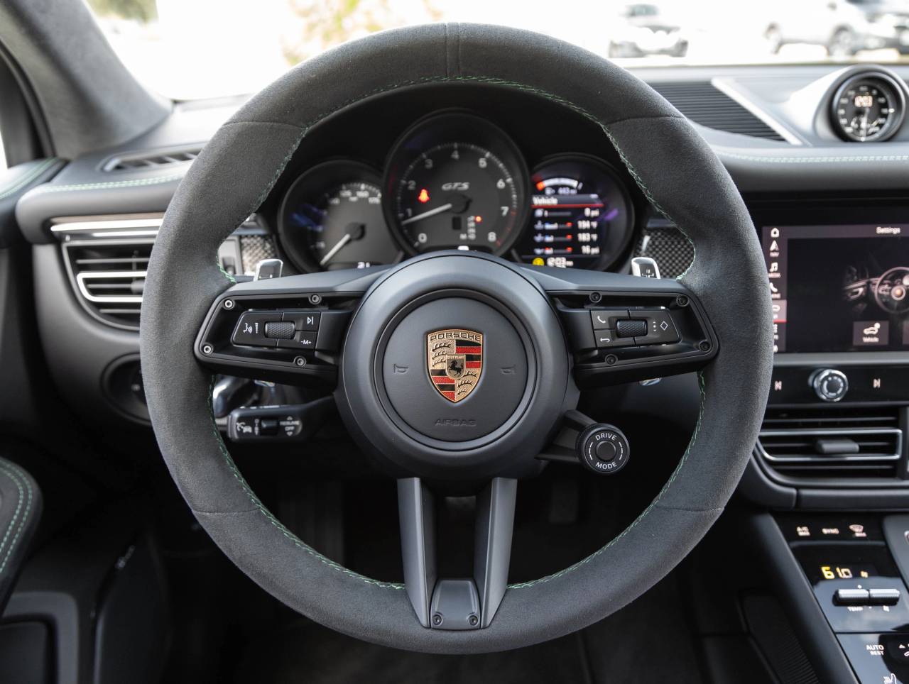 2026 Porsche Macan Macan GTS
